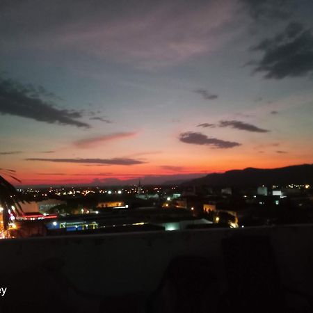 Okawango Hotel Girardot Esterno foto