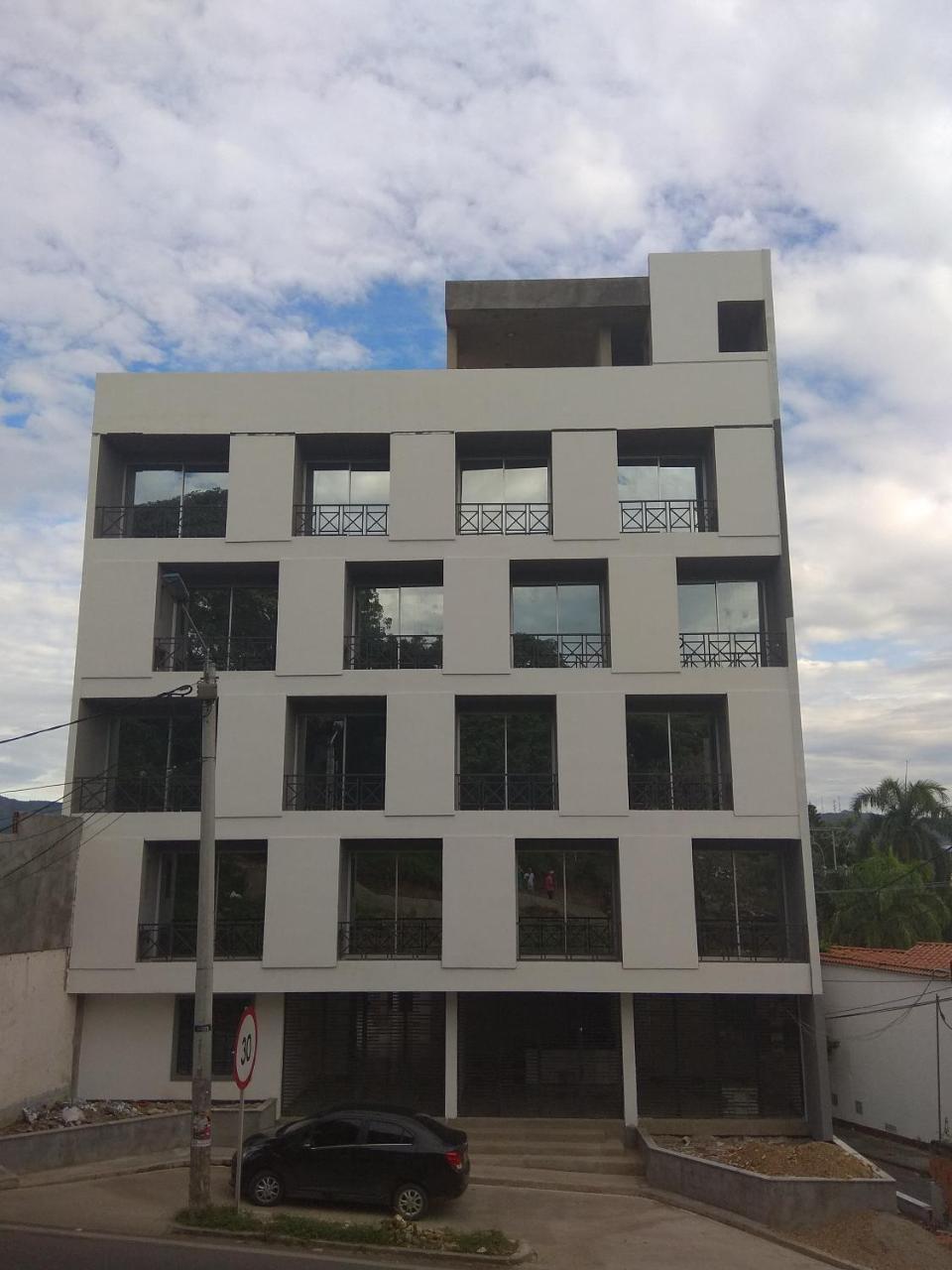 Okawango Hotel Girardot Esterno foto