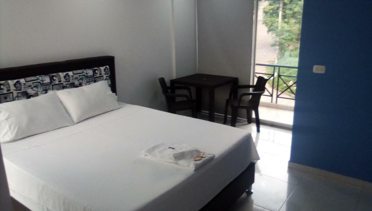 Okawango Hotel Girardot Esterno foto